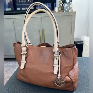 Michael Kors Jet Set Tote Bag Leather